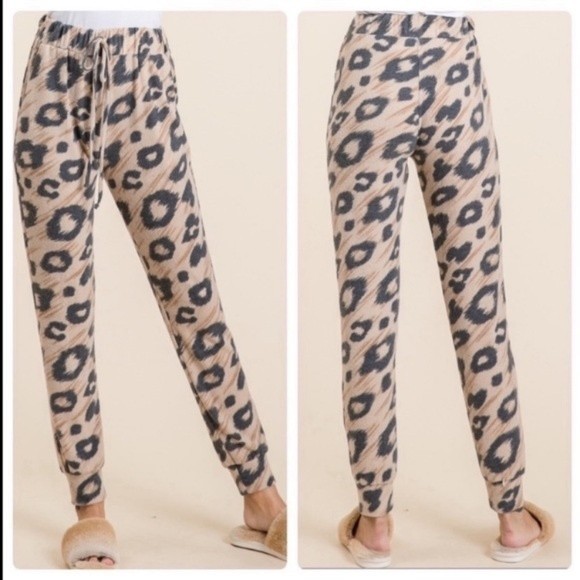 Pants - NEW Leopard Print Black/Tan Joggers Lounge Pants - Super Soft Size Large
